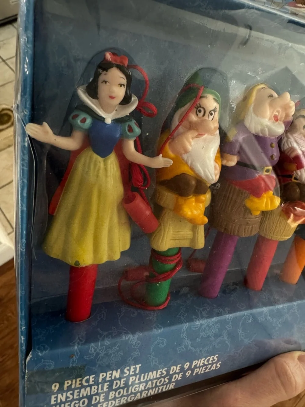 RARE Vintage Disney Snow White & the Seven Dwarfs 9-Piece Character Pen Set